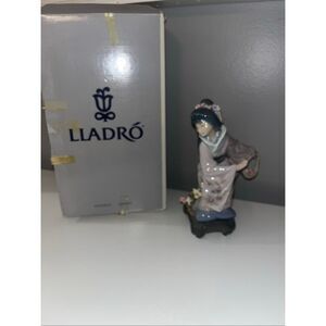 Lladro # 1447 "MICHIKO" Retired 2007 - Glazed Finish - with box